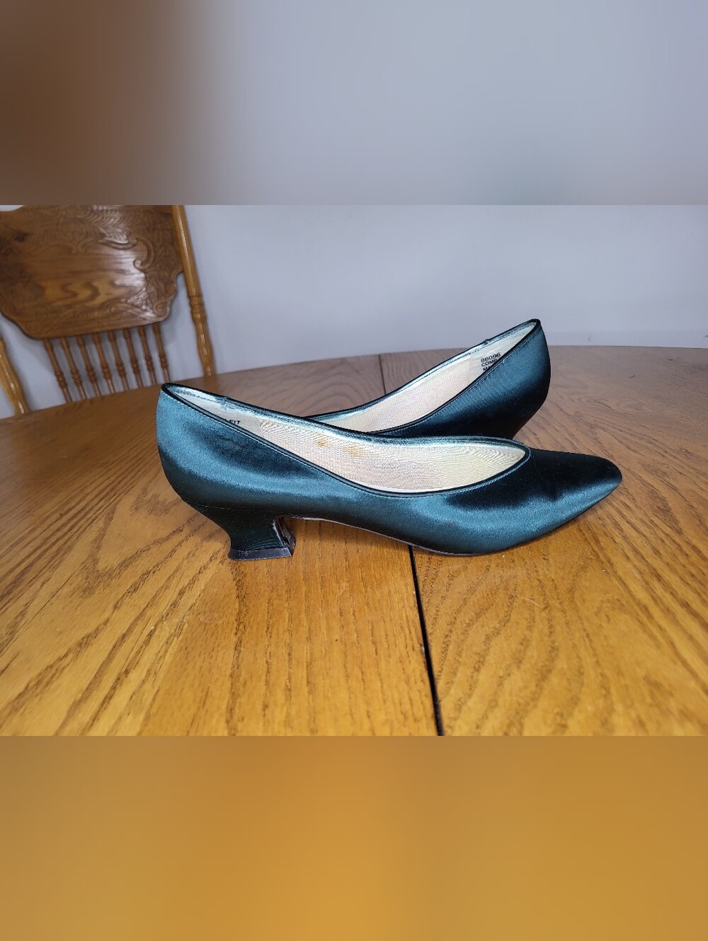 ✨️Vintage Tai Silk Heels 7.5
